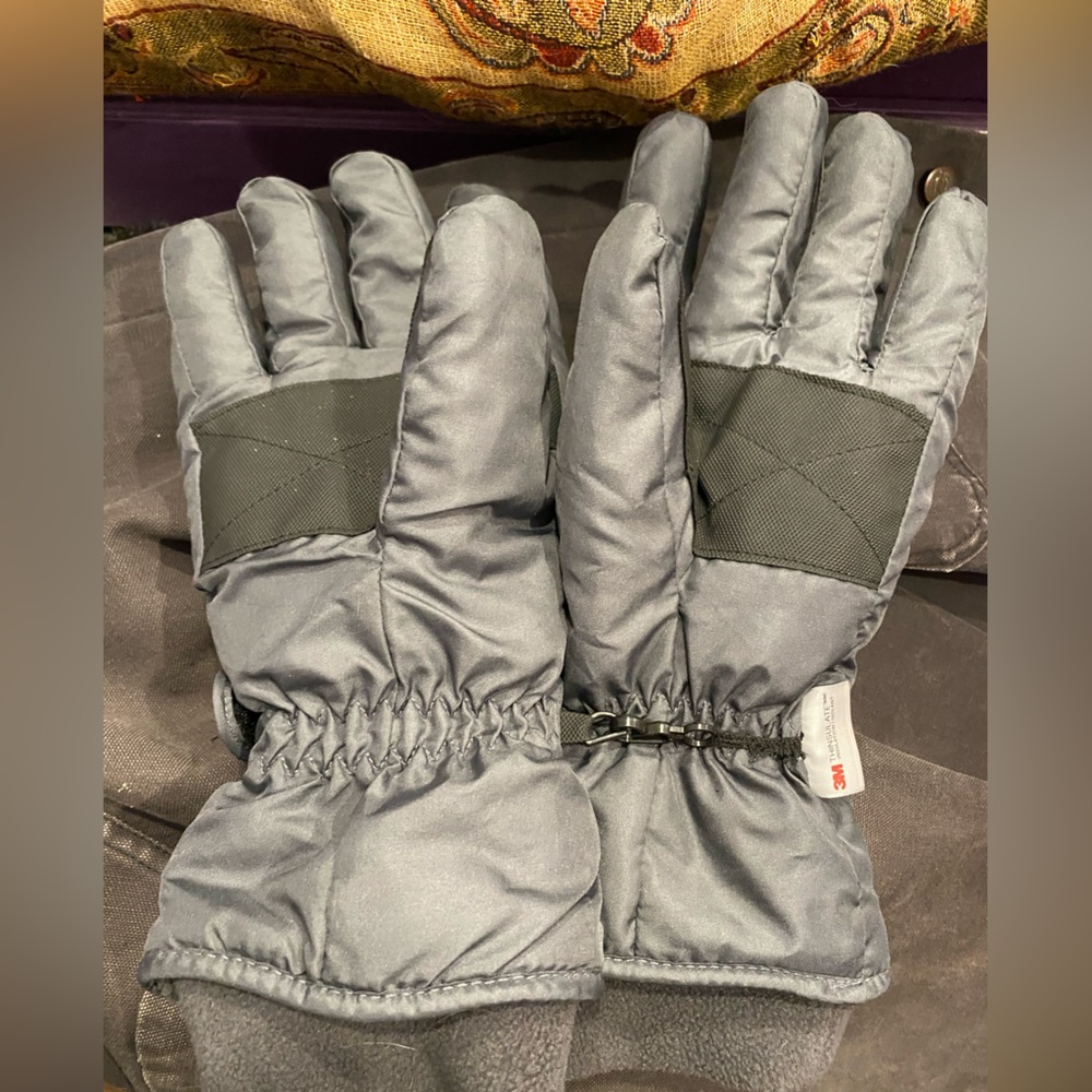 3M Thinsulate Gray Winter Gloves M/L